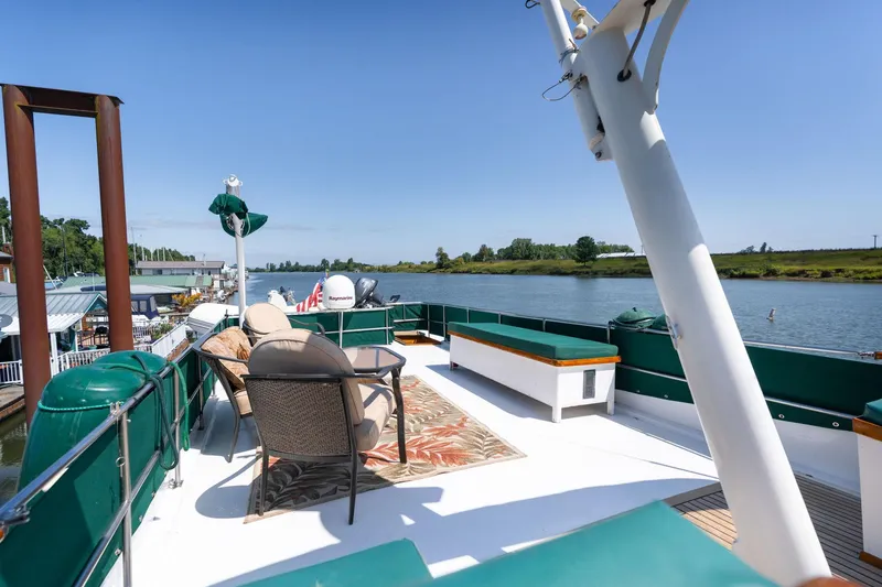 Slide: The Image of Grand Banks 52 Europa 1976 - 65