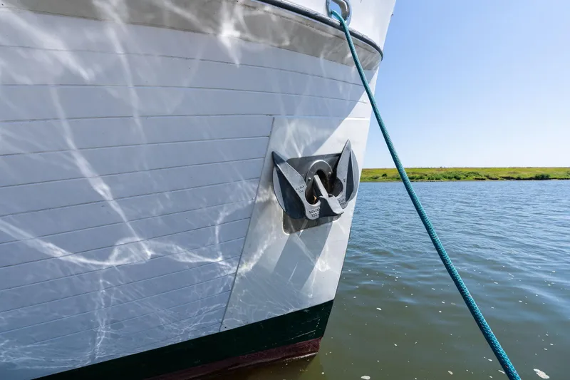 Slide: The Image of Grand Banks 52 Europa 1976 - 68