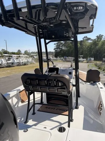 Slide: The Image of Sea Pro 210 Bay Boat 2026 - 4
