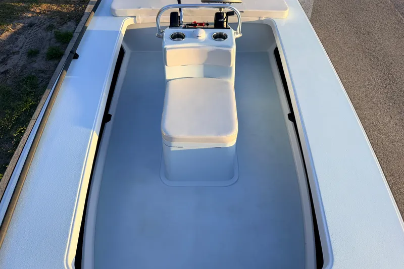 Slide: The Image of 2025 Chittum Skiffs Islamorada 21 interior view with center console and seating. - 41