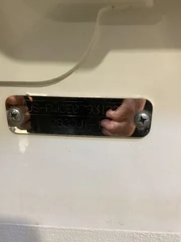 Slide: The Image of Boston Whaler 280 Outrage 2023 - 17