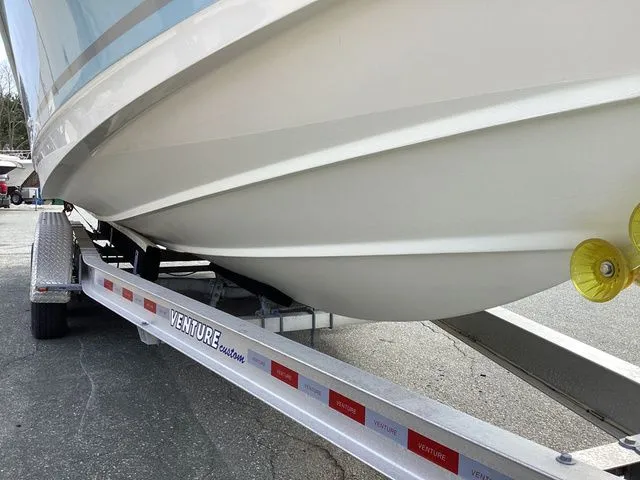 Slide: The Image of Boston Whaler 280 Outrage 2023 - 5