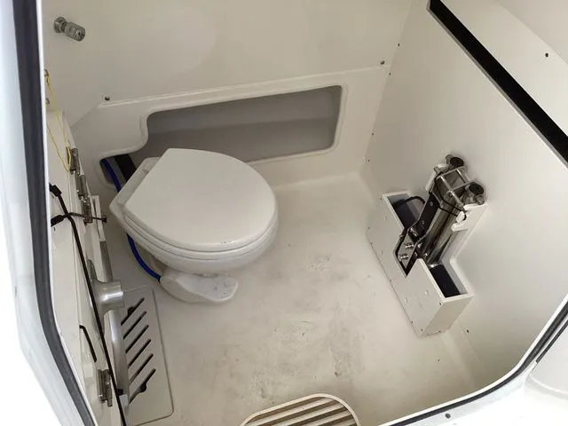 Slide: The Image of Boston Whaler 280 Outrage 2023 - 6