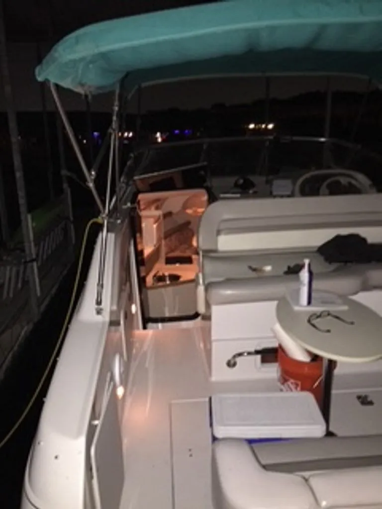 Slide: The Image of Four Winns 258 Vista 1997 - 4