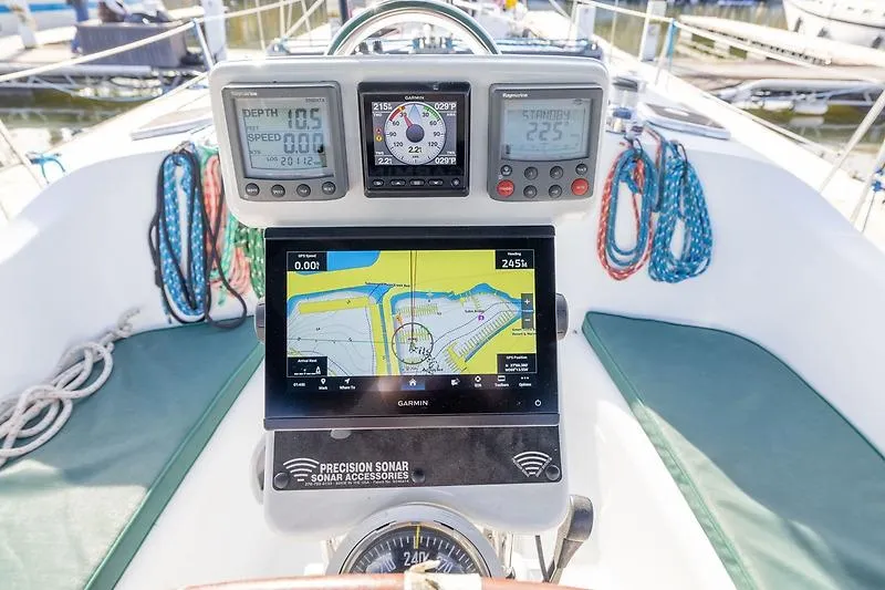 Slide: The Image of Navigation system on Beneteau Oceanis Clipper 343, year 2008. - 20