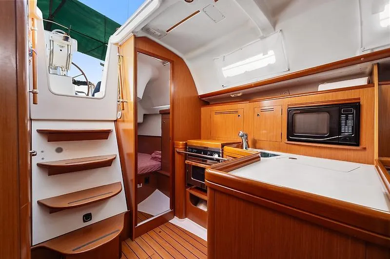 Slide: The Image of Interior of 2008 Beneteau Oceanis Clipper 343 yacht. - 23