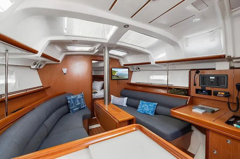 Slide: The Image of Interior of 2008 Beneteau Oceanis Clipper 343 yacht. - 28