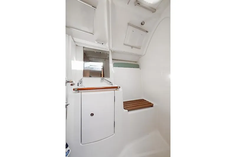 Slide: The Image of Interior of 2008 Beneteau Oceanis Clipper 343 yacht. - 39