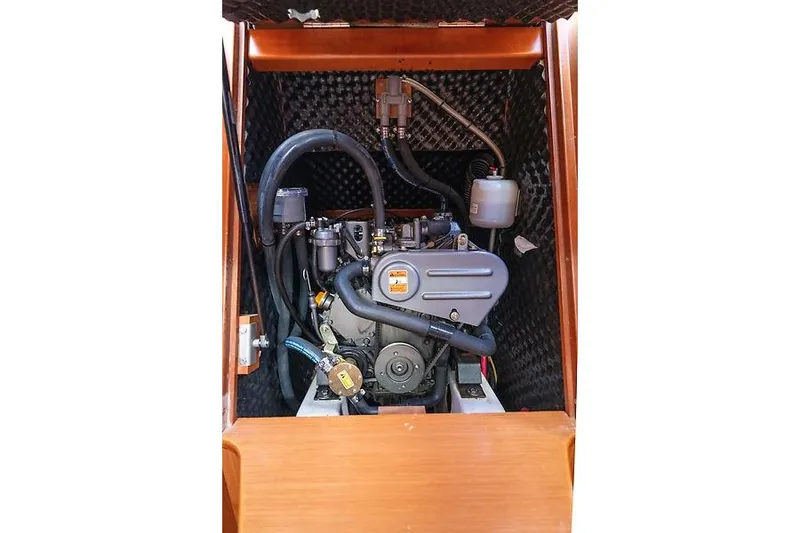 Slide: The Image of Engine compartment of 2008 Beneteau Oceanis Clipper 343. - 42