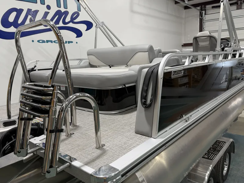 Slide: The Image of Avalon VNT VRB21T 2026 pontoon boat in showroom. - 18