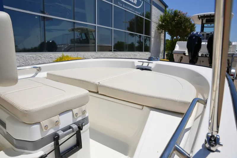 Slide: The Image of Boston Whaler 150 Montauk 2026 - 19