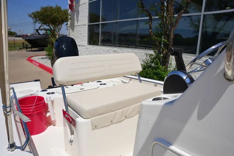 Slide: The Image of Boston Whaler 150 Montauk 2026 - 10