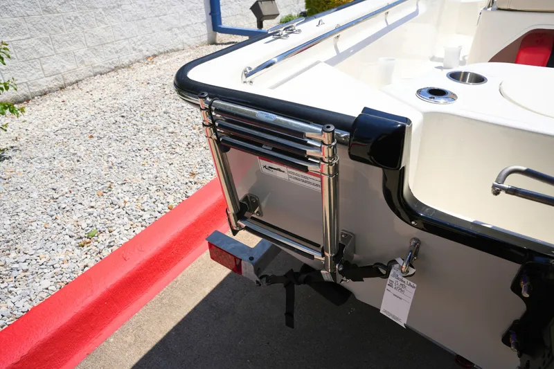 Slide: The Image of Boston Whaler 150 Montauk 2026 - 5