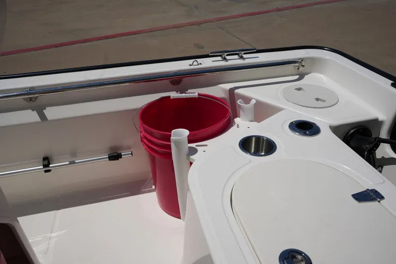 Slide: The Image of Boston Whaler 150 Montauk 2026 - 8