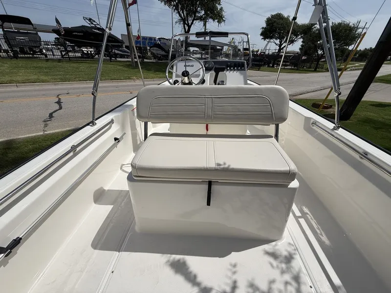 Slide: The Image of Boston Whaler 170 Montauk 2026 - 8