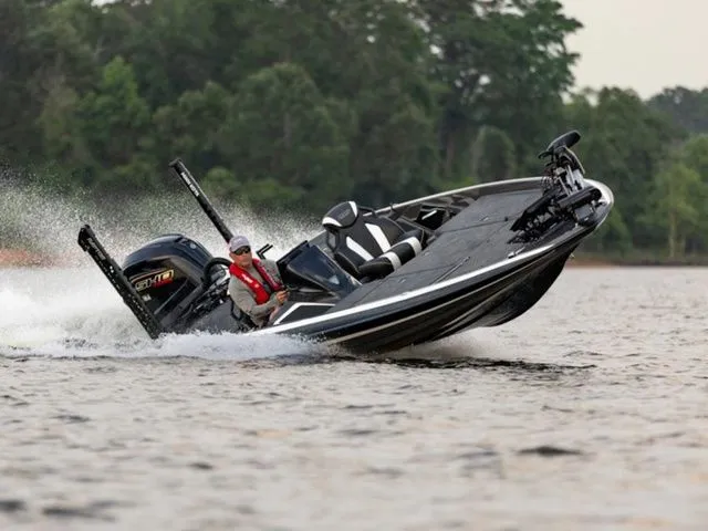 Slide: The Image of Skeeter FXR21 PRO 2026 - 17