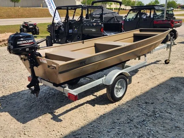 Slide: The Image of Smoker Craft Jon 1232 2025 - 5