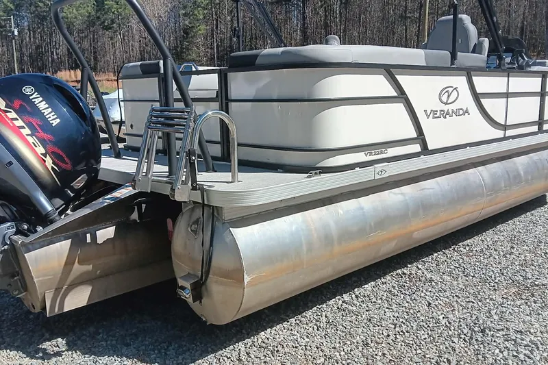 Slide: The Image of 2023 Veranda Relax VR22RC pontoon boat with Yamaha engine. - 4