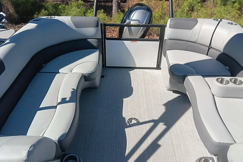 Slide: The Image of Interior of Veranda Relax VR22RC pontoon boat, 2023 model. - 8