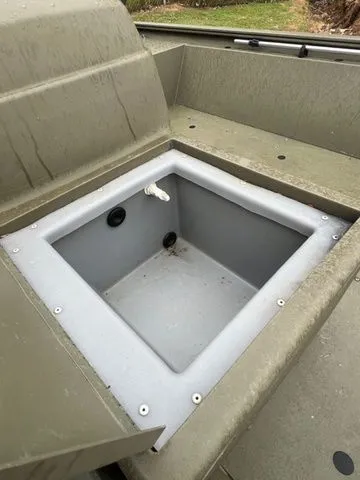 Slide: The Image of Tracker Grizzly 1648 2017 - 12