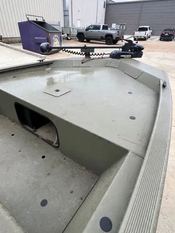 Slide: The Image of Tracker Grizzly 1648 2017 - 5