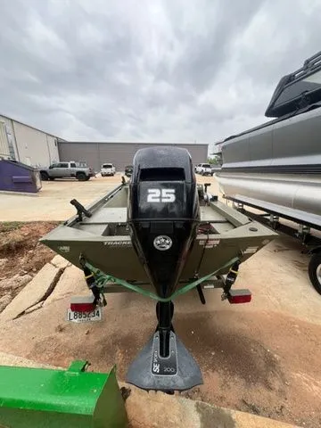 Slide: The Image of Tracker Grizzly 1648 2017 - 6