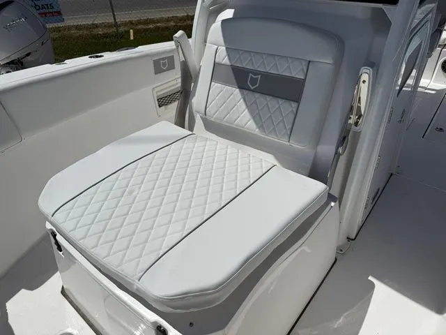 Slide: The Image of Sea Fox Commander 268 2026 - 11