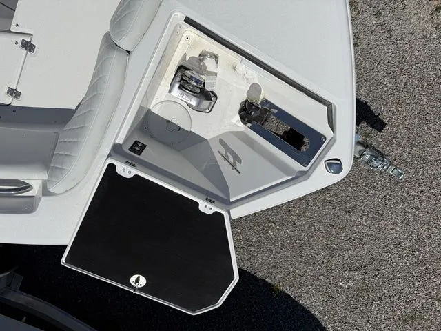 Slide: The Image of Sea Fox Commander 268 2026 - 4