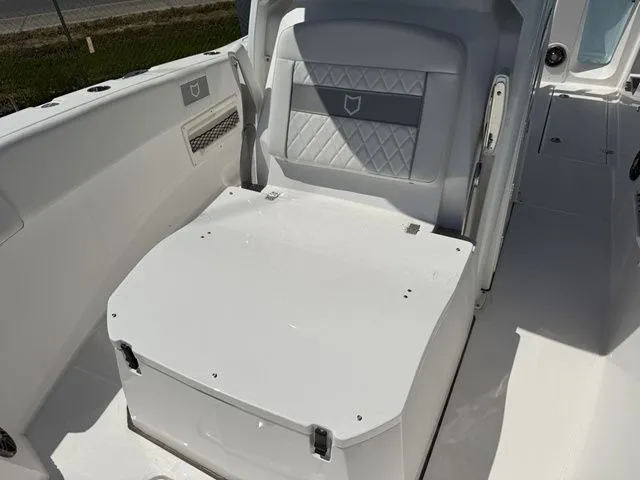 Slide: The Image of Sea Fox Commander 268 2026 - 5