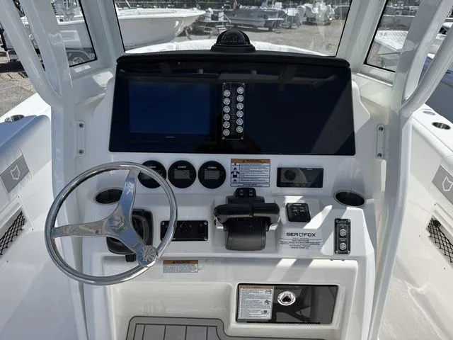 Slide: The Image of Sea Fox Commander 268 2026 - 8