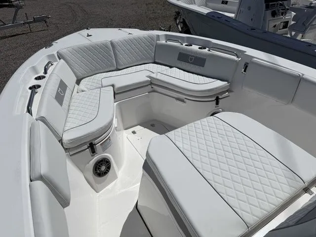 Slide: The Image of Sea Fox Commander 268 2026 - 9