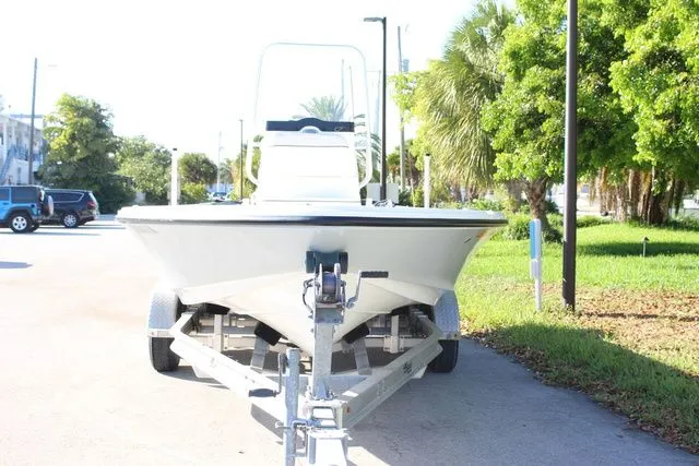 Slide: The Image of 2017 Mako 21 LTS boat on trailer, front view. - 6