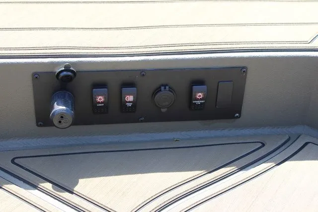 Slide: The Image of Thor 1900CC Lake Hammer 2026 - 19