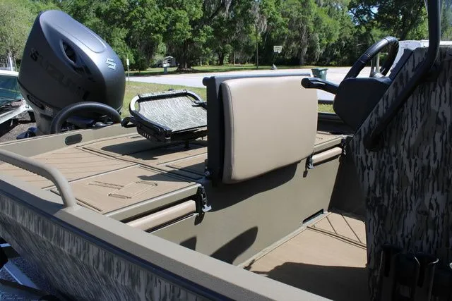 Slide: The Image of Thor 1900CC Lake Hammer 2026 - 33