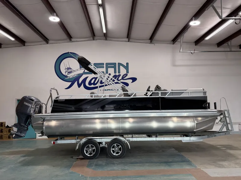 The Image of Avalon VNT VRB21T 2026 pontoon boat in warehouse. - 1