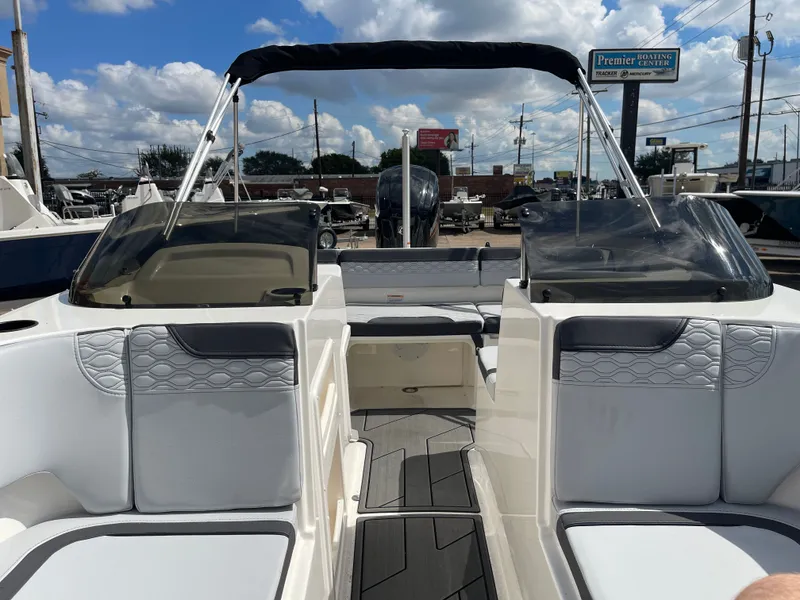 Slide: The Image of Bayliner 170EL 2024 - 24