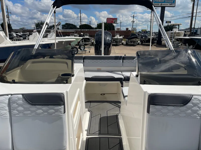 Slide: The Image of Bayliner 170EL 2024 - 25