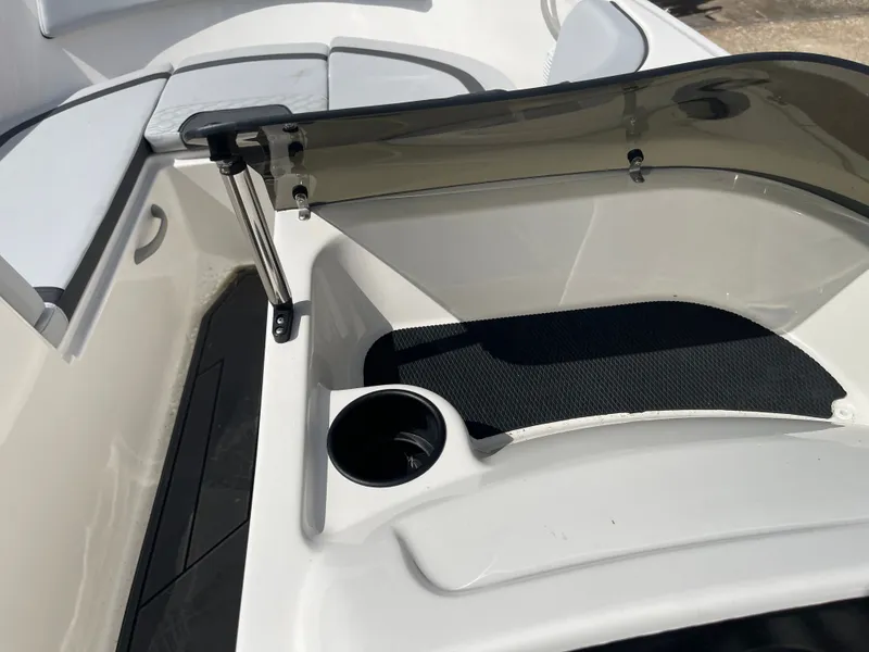 Slide: The Image of Bayliner 170EL 2024 - 28