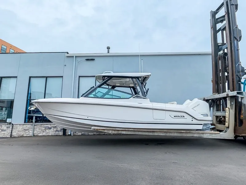 Slide: The Image of Boston Whaler 280 Vantage 2027 - 3