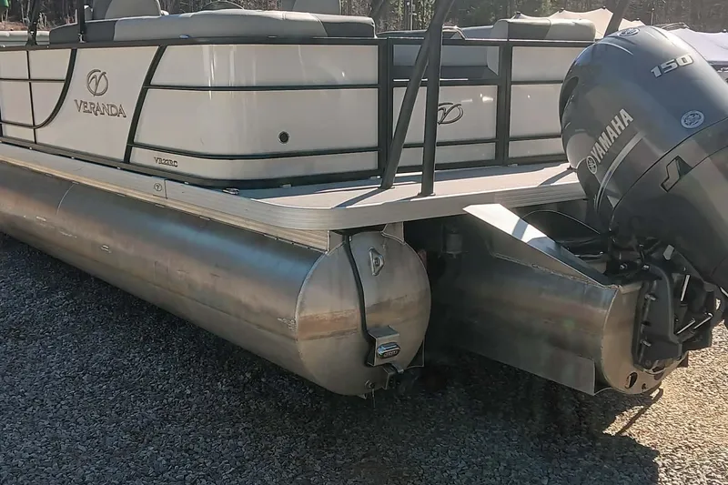 Slide: The Image of 2023 Veranda Relax VR22RC pontoon boat with Yamaha engine. - 3