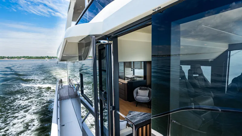 Slide: The Image of Absolute Navetta 64 2025 - 62