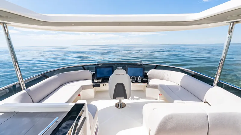 Slide: The Image of Absolute Navetta 64 2025 - 81