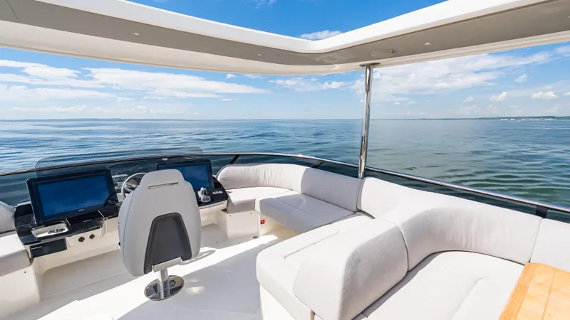 Slide: The Image of Absolute Navetta 64 2025 - 84