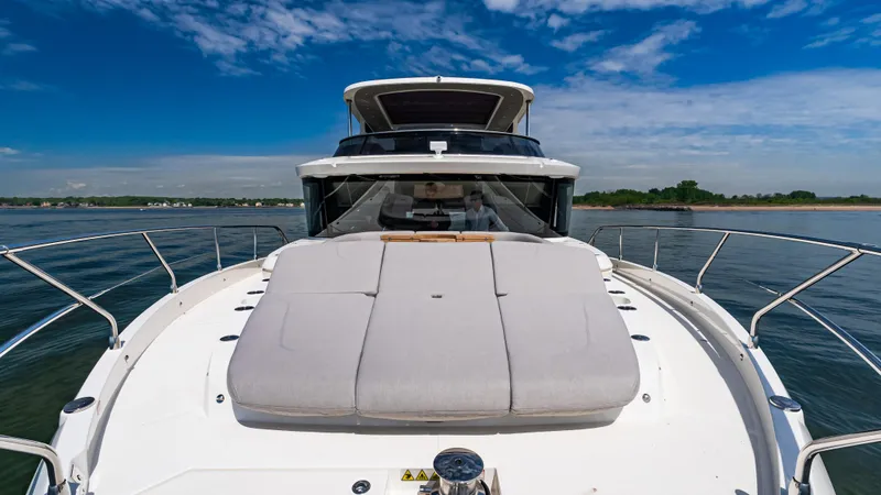 Slide: The Image of Absolute Navetta 64 2025 - 90