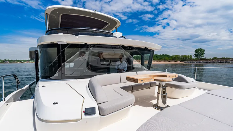 Slide: The Image of Absolute Navetta 64 2025 - 91