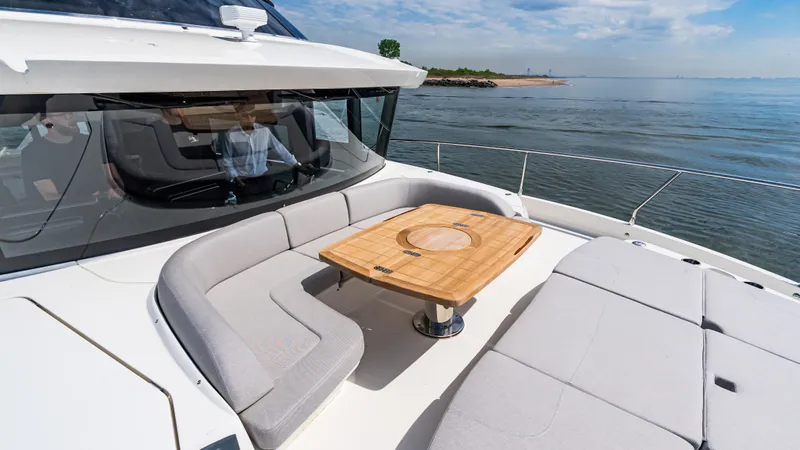 Slide: The Image of Absolute Navetta 64 2025 - 93