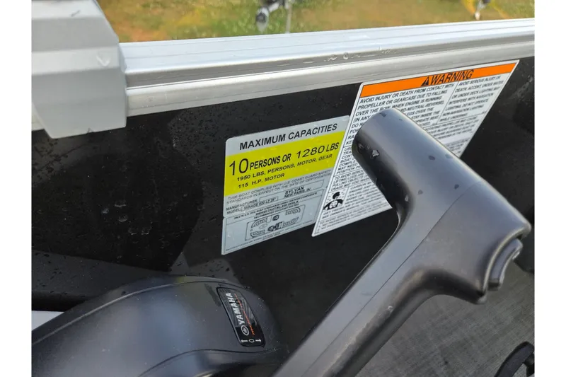 Slide: The Image of 2022 Sylvan Mirage 820 Cruise capacity label, showing maximum 10 persons or 1280 lbs. - 9