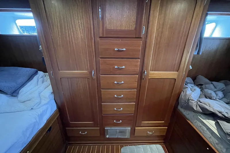 Slide: The Image of Egg Harbor 43 - Aft Owner's Cabin - 8