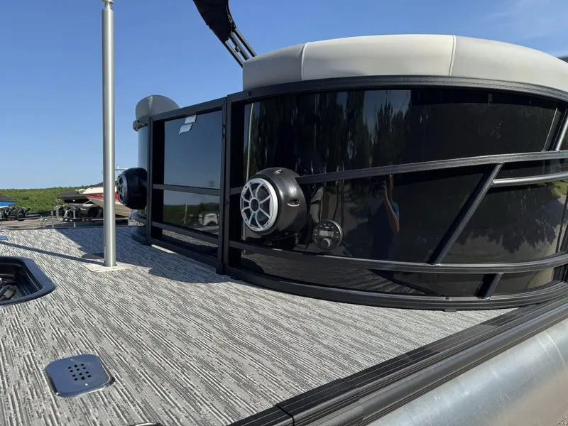 Slide: The Image of Starcraft EXS 5 R DH 2026 pontoon boat with speakers and modern design. - 6