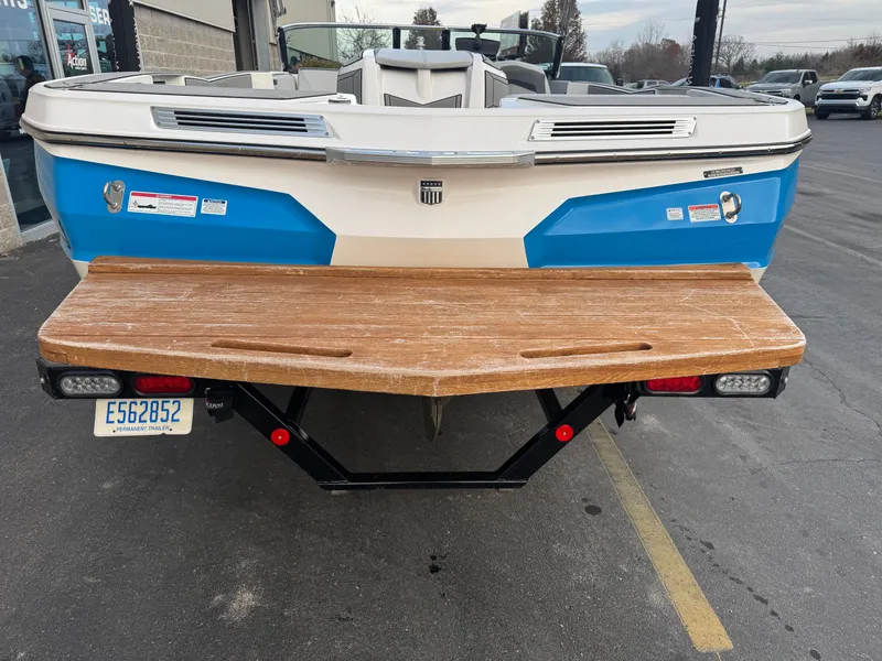 Slide: The Image of MasterCraft ProStar 2021 - 5